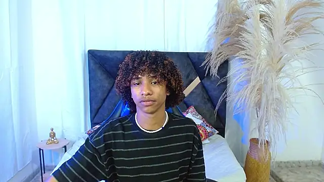 angelll18_'s cam snapshot