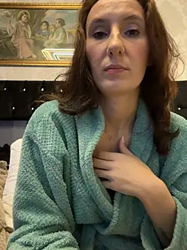 Emilia_Mausi's cam snapshot