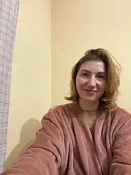 _Crystal_2's cam snapshot