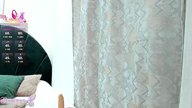 _EmilyJireh_'s cam snapshot