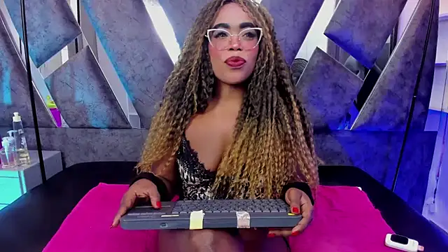 CandyMartinez_'s cam snapshot