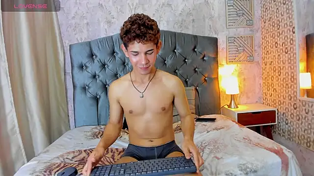 arlequiin_'s cam snapshot