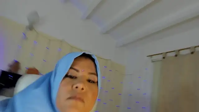 MalakChauriye's cam snapshot