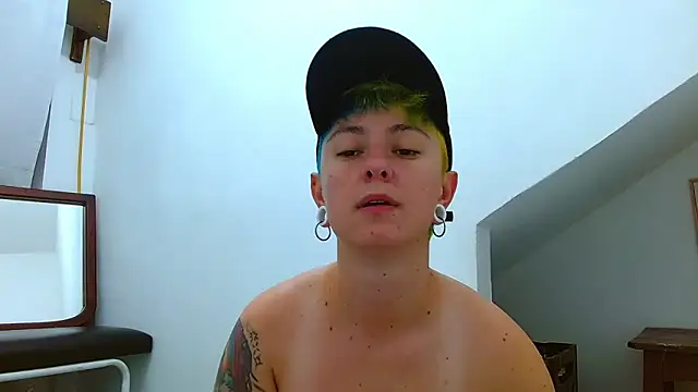 tomboyblue's cam snapshot