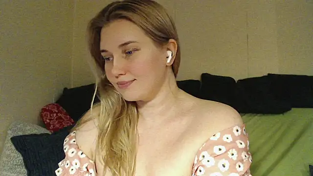 mmmPinUpGirl's cam snapshot