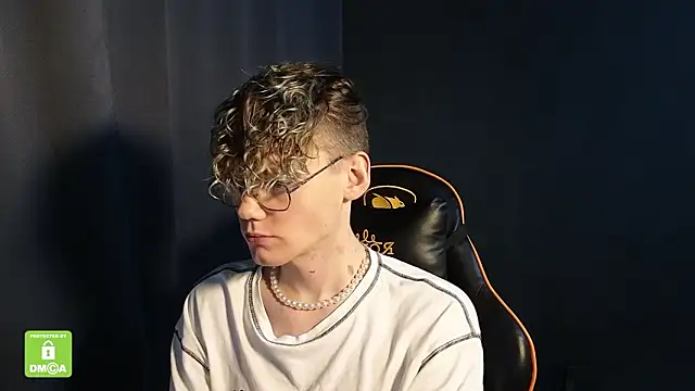 Keytaro live sex cam