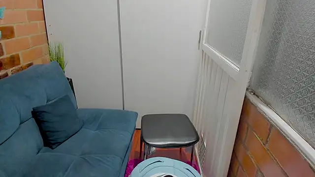 Penelope47 live sex cam