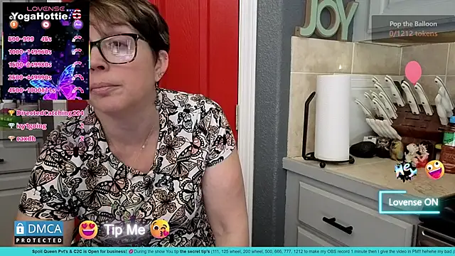 YogaHottie76's cam snapshot