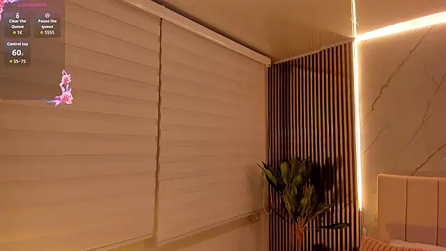 Lyra_Black_'s cam snapshot