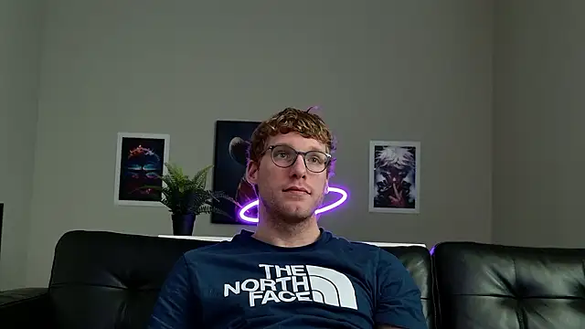 BlueEyedTallGuy94 live sex cam