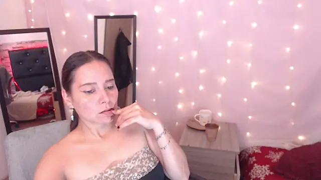 camila_delarosa's cam snapshot