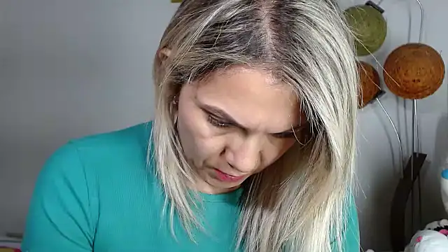 Chantal_hott's cam snapshot