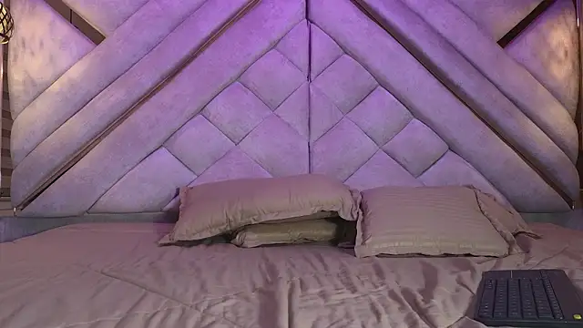 afrodita_aares's cam snapshot