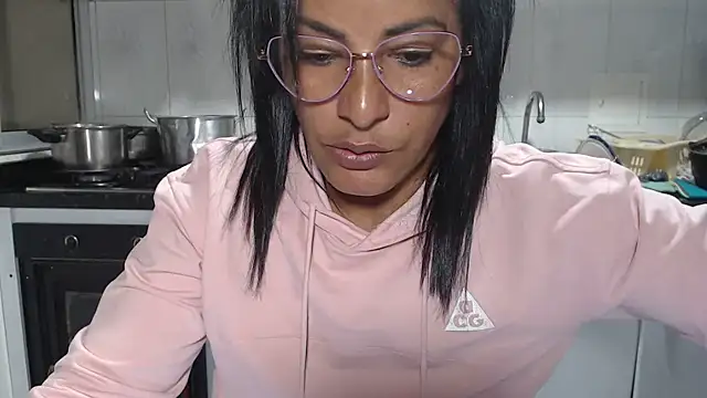 kateleyagrey's cam snapshot