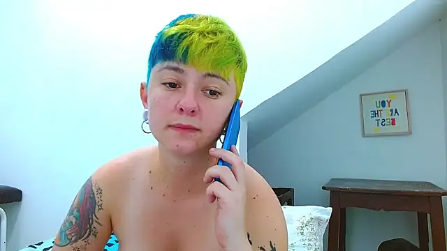 tomboyblue's cam snapshot