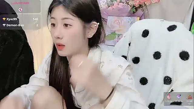 Yvonne-07's cam snapshot