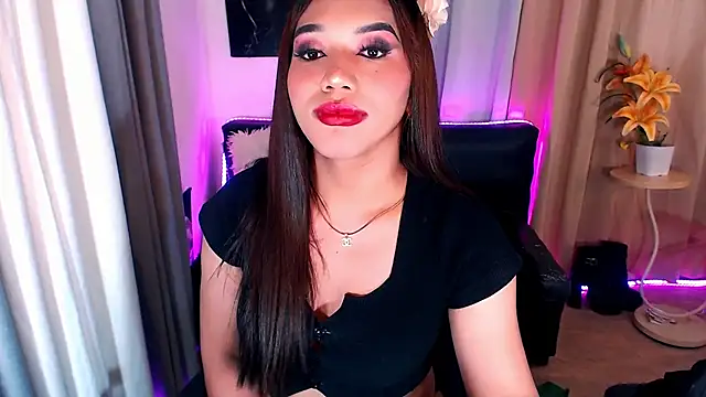 HeavenlyHugeCock live sex cam