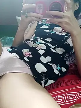 QueenSoreal live sex cam