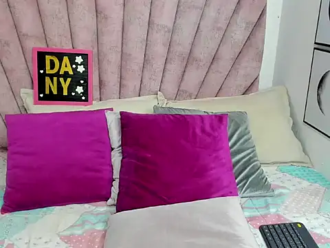 danibellucii_'s cam snapshot