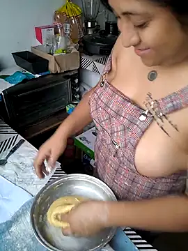 EmpaticBolillo live sex cam