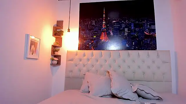 iris_blair1's cam snapshot