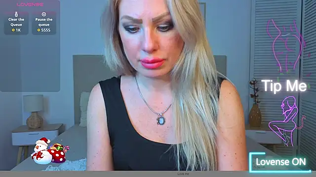 Nika_golden_'s cam snapshot