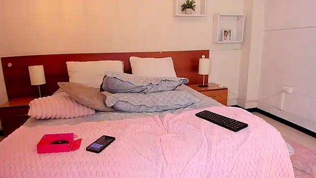 Cat__Moon__'s cam snapshot