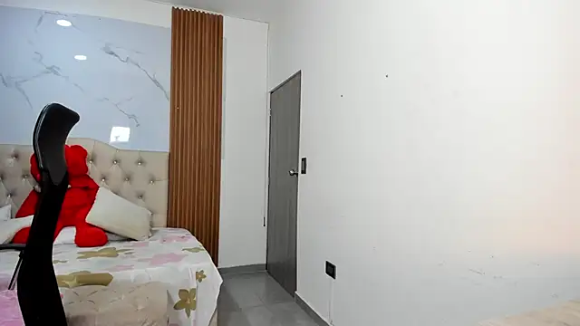 ZahraRose's cam snapshot