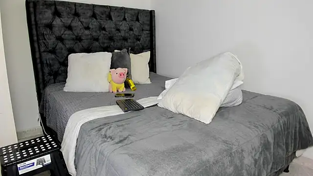 Biscuit_oliva's cam snapshot