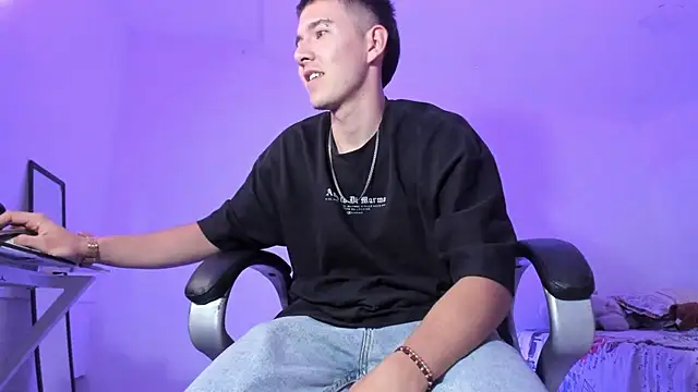 Aleck_Boy's cam snapshot