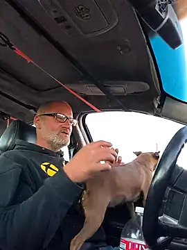 FloppyPickle4u's cam snapshot