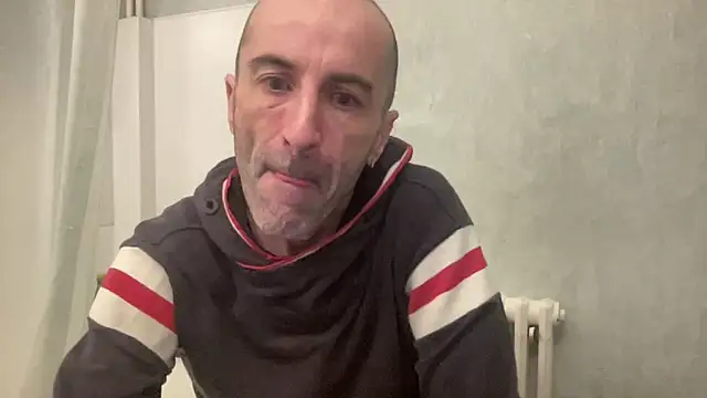 slave44nantes's cam snapshot