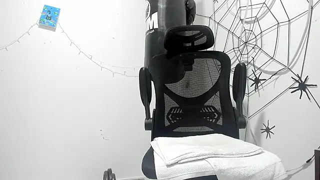 DmitriSanders's cam snapshot