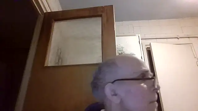 mariusica1@xh's cam snapshot