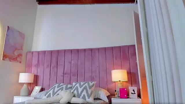 Aleja_arango1 live sex cam