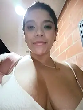 Layla-daring live sex cam