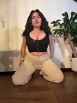 sukhakunis1 live sex cam