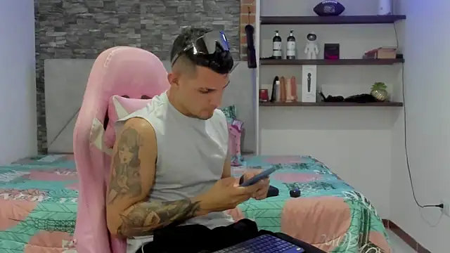 BooyHott_'s cam snapshot