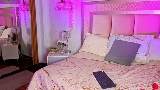 AlanaOdison's cam snapshot