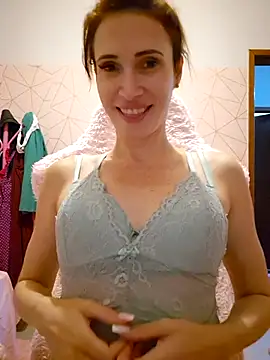 Irresistible24 live sex cam