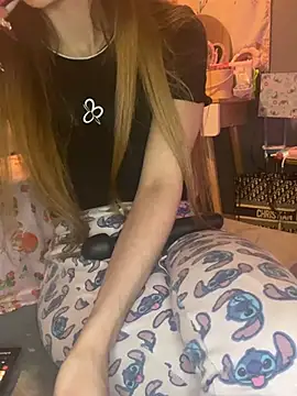 LaPetitechienne1's cam snapshot