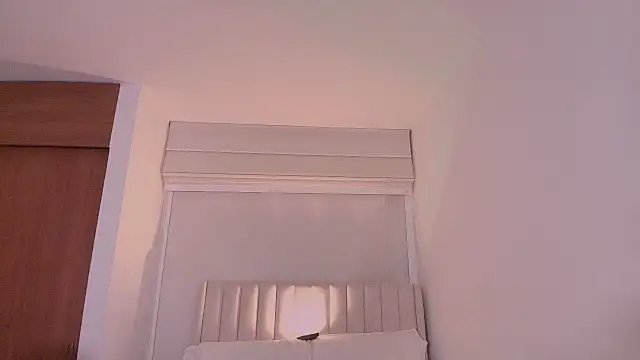 ArianaReynoldss's cam snapshot