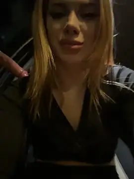 AlyssaFoxx_'s cam snapshot