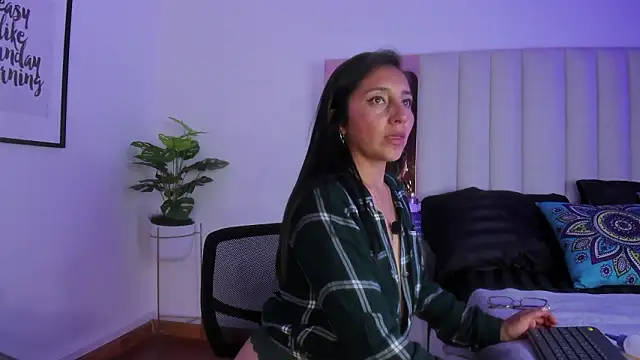 Mara_Wolf01's cam snapshot