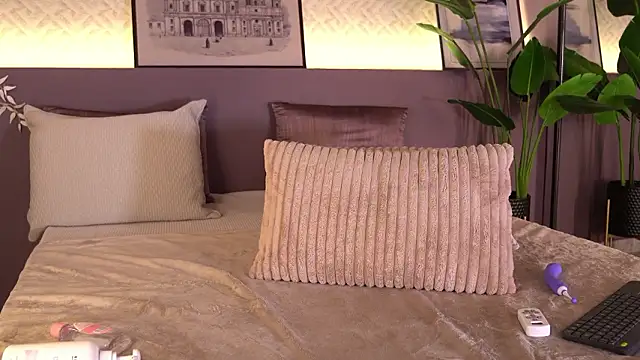 ElleDiane's cam snapshot