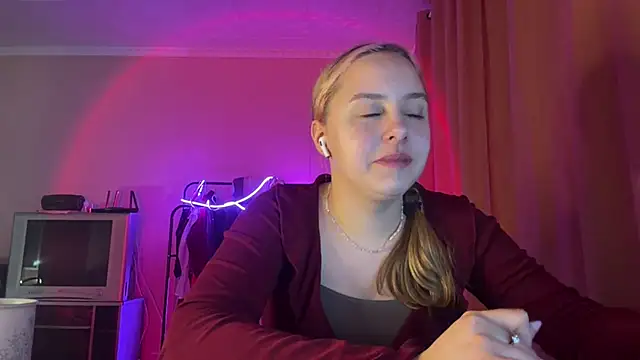 ZoraDearmon's cam snapshot