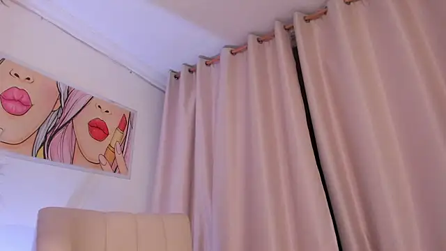 SkiinnyAna live sex cam