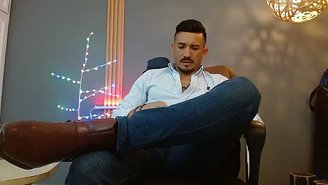 Reiko_85_ live sex cam