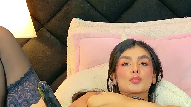 Holly_Brensonexx_'s cam snapshot