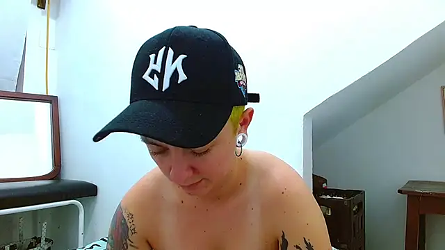 tomboyblue's cam snapshot